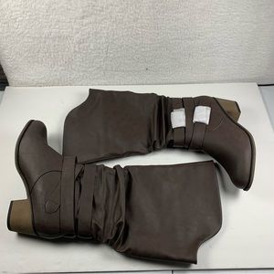 JOURNEE COLLECTION Brown Late Toe Block Heel Slip On Slouch Boot‎ 9.5 NWOB 7578